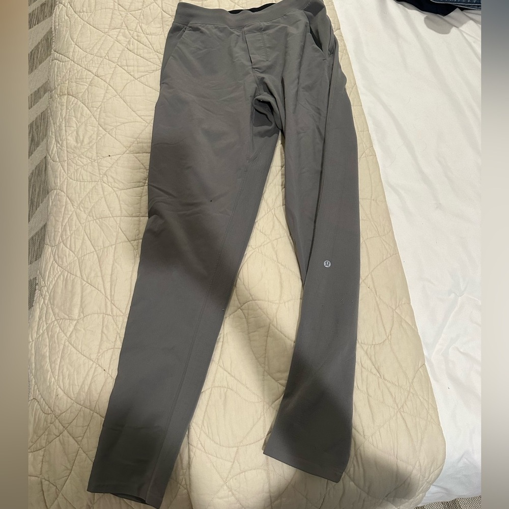 Men’s lululemon original license to train pant size small